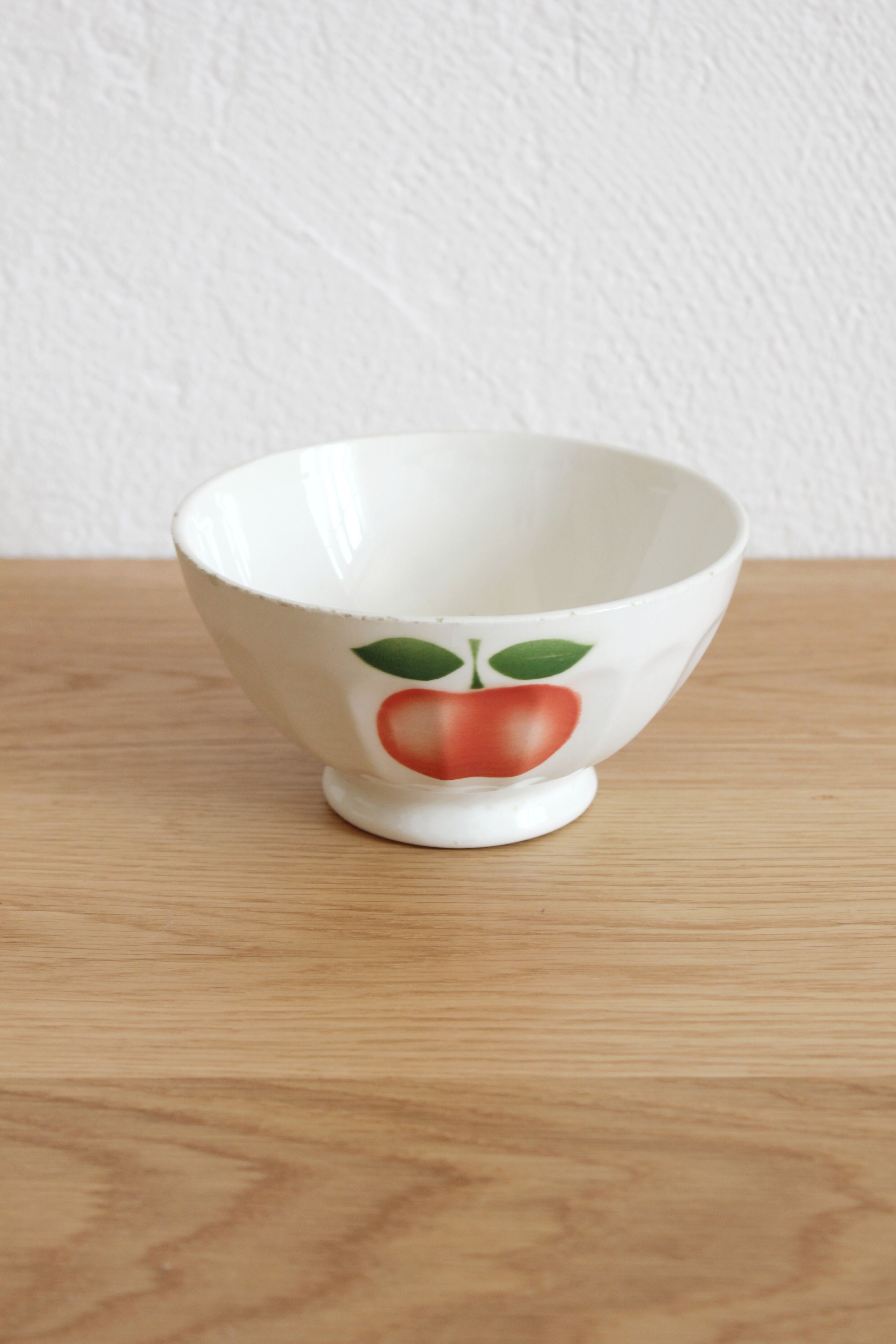 Old earthenware bowl iron earth Moulin des Loups apple decoration