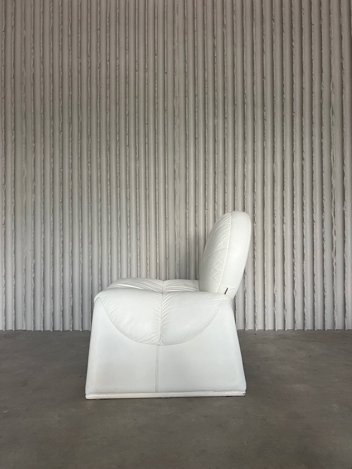 Fauteuil "Calypso" par Vittorio Introini pour Saporiti