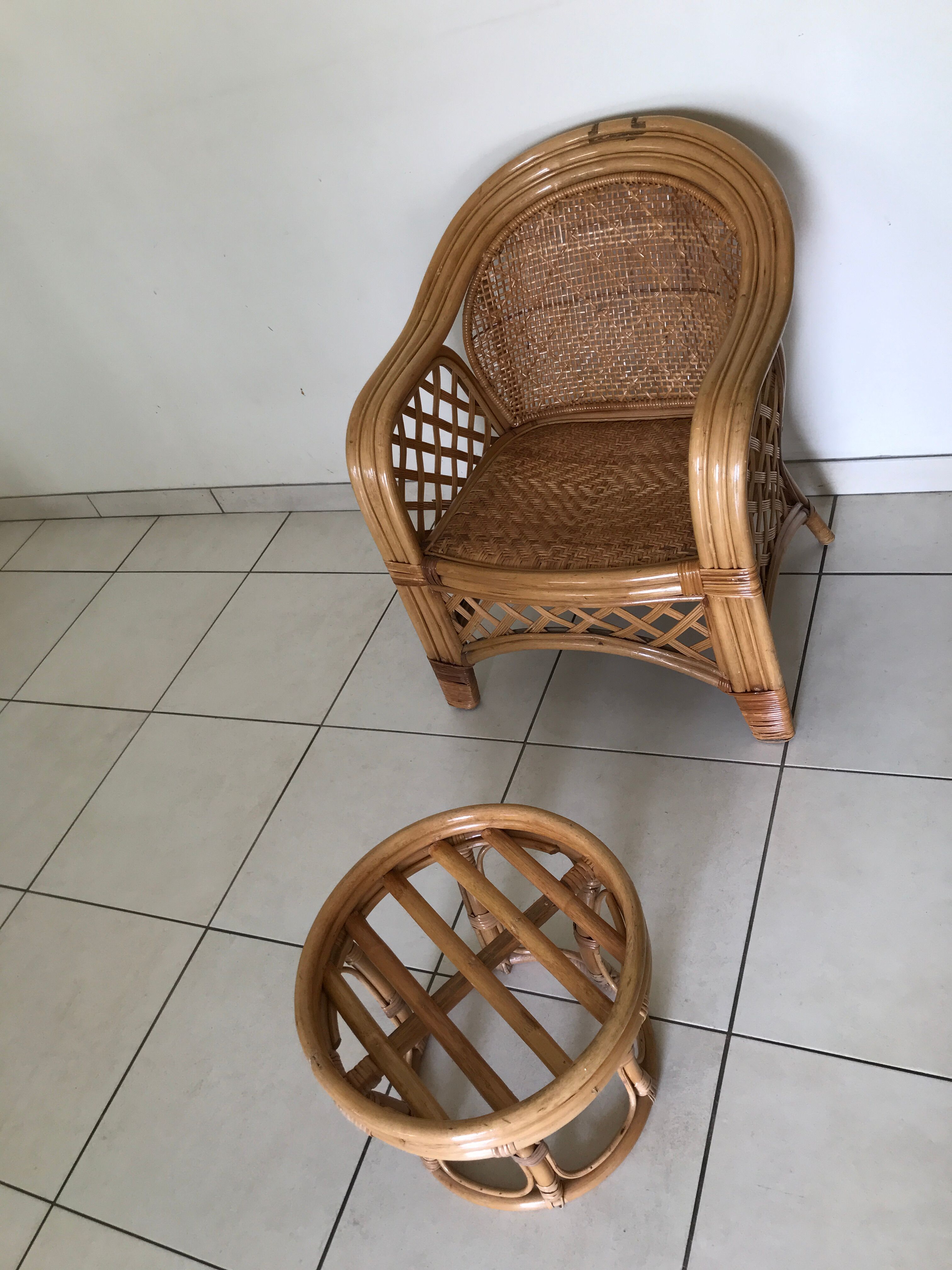 Canning rattan chair and vintage foot rests