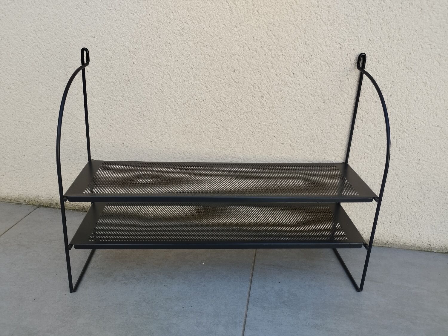 Old vintage string shelf