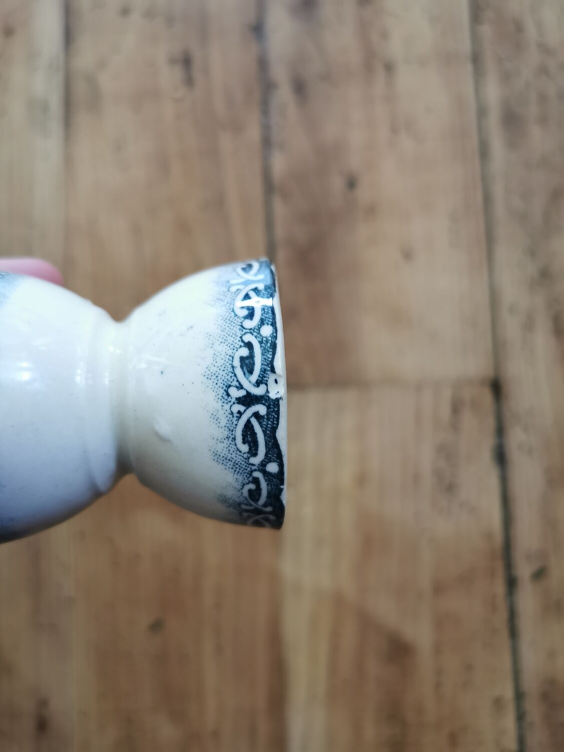 Coquetier diabolo ancien terre de fer