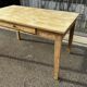 Table de cuisine ancienne