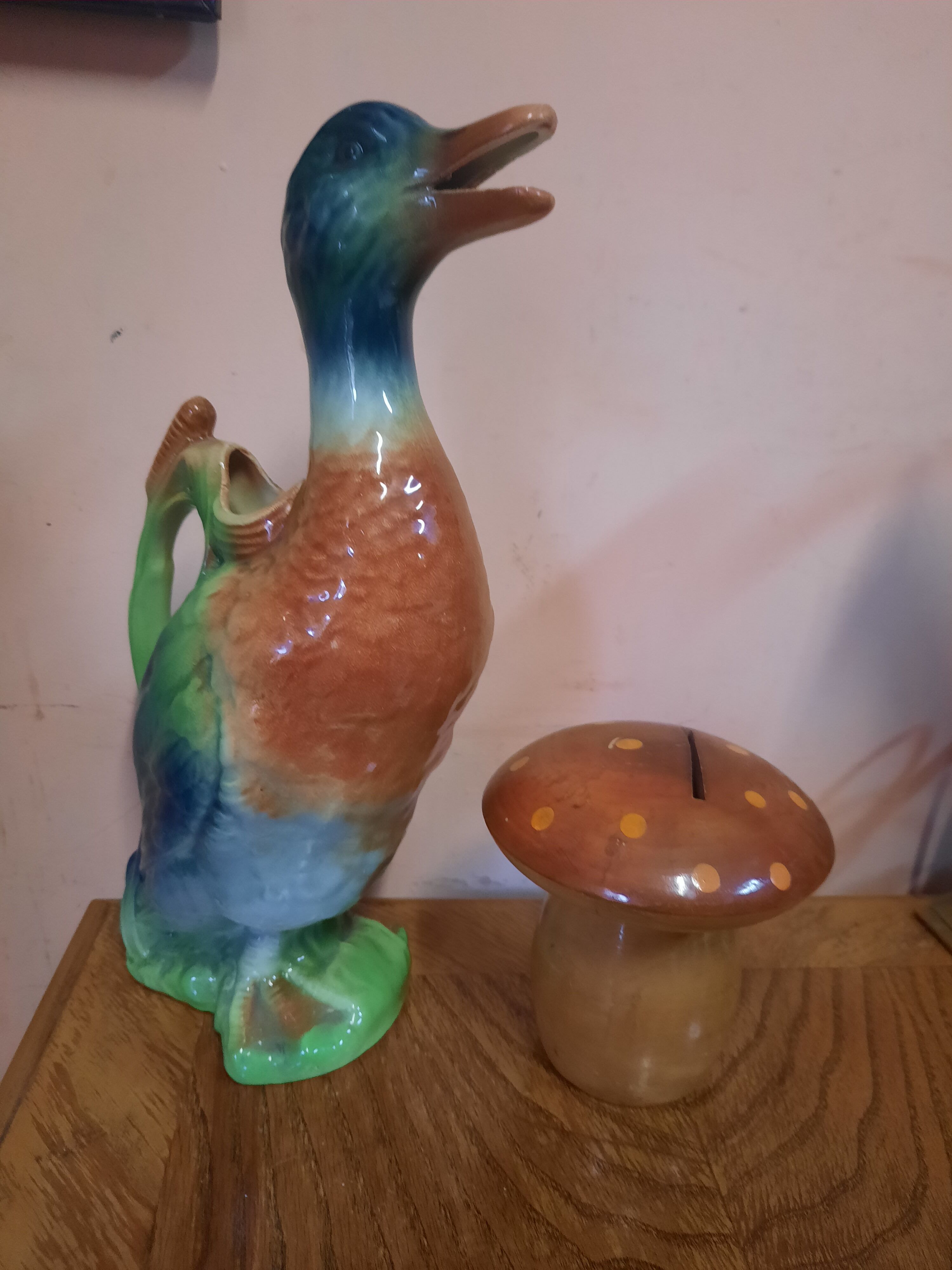 Duck-shaped pitcher