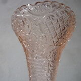 Vase en verre sur socle