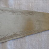 Bakelite handle pie shovel