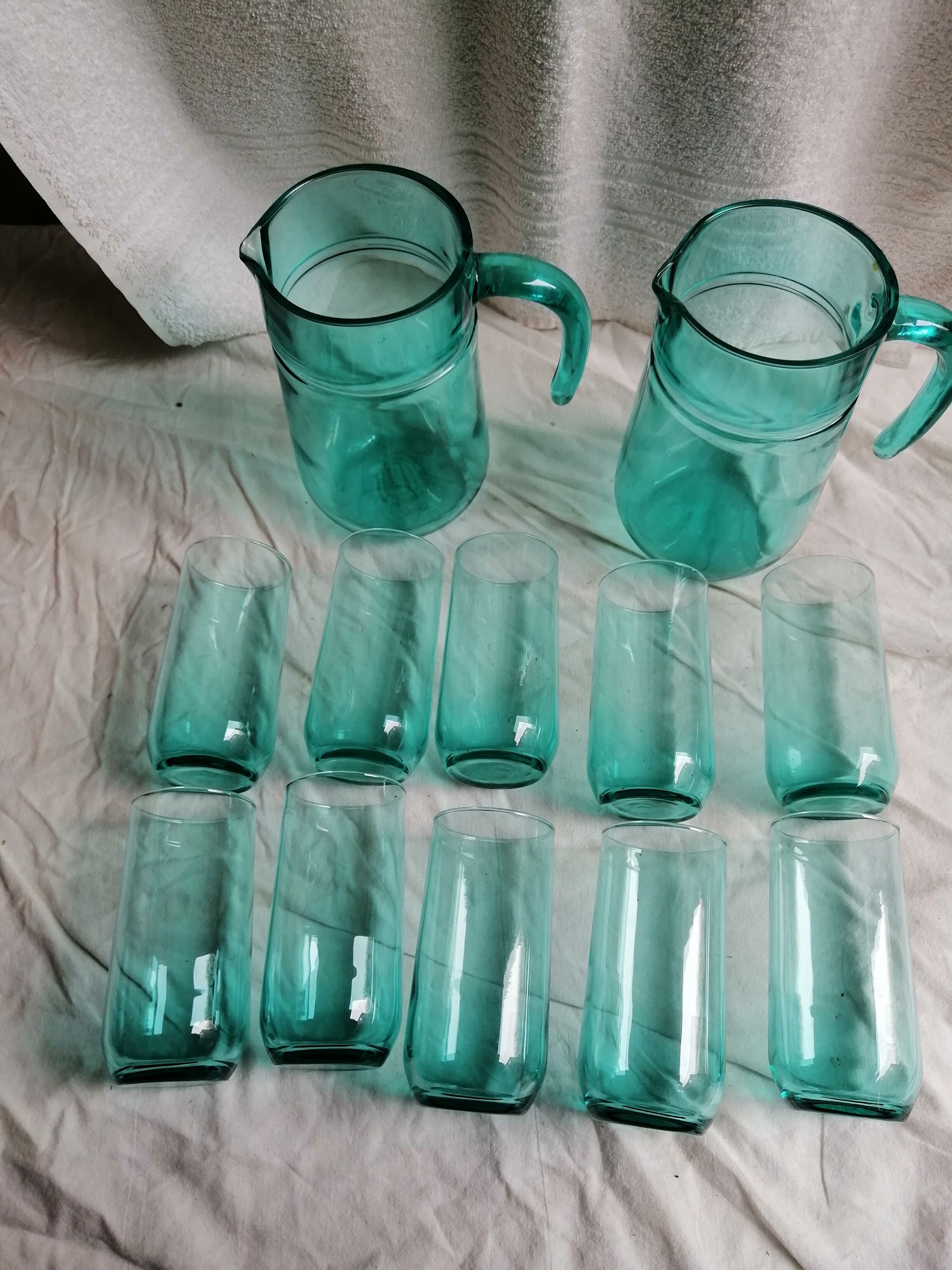 Service a orangeade vert mente a l'eau