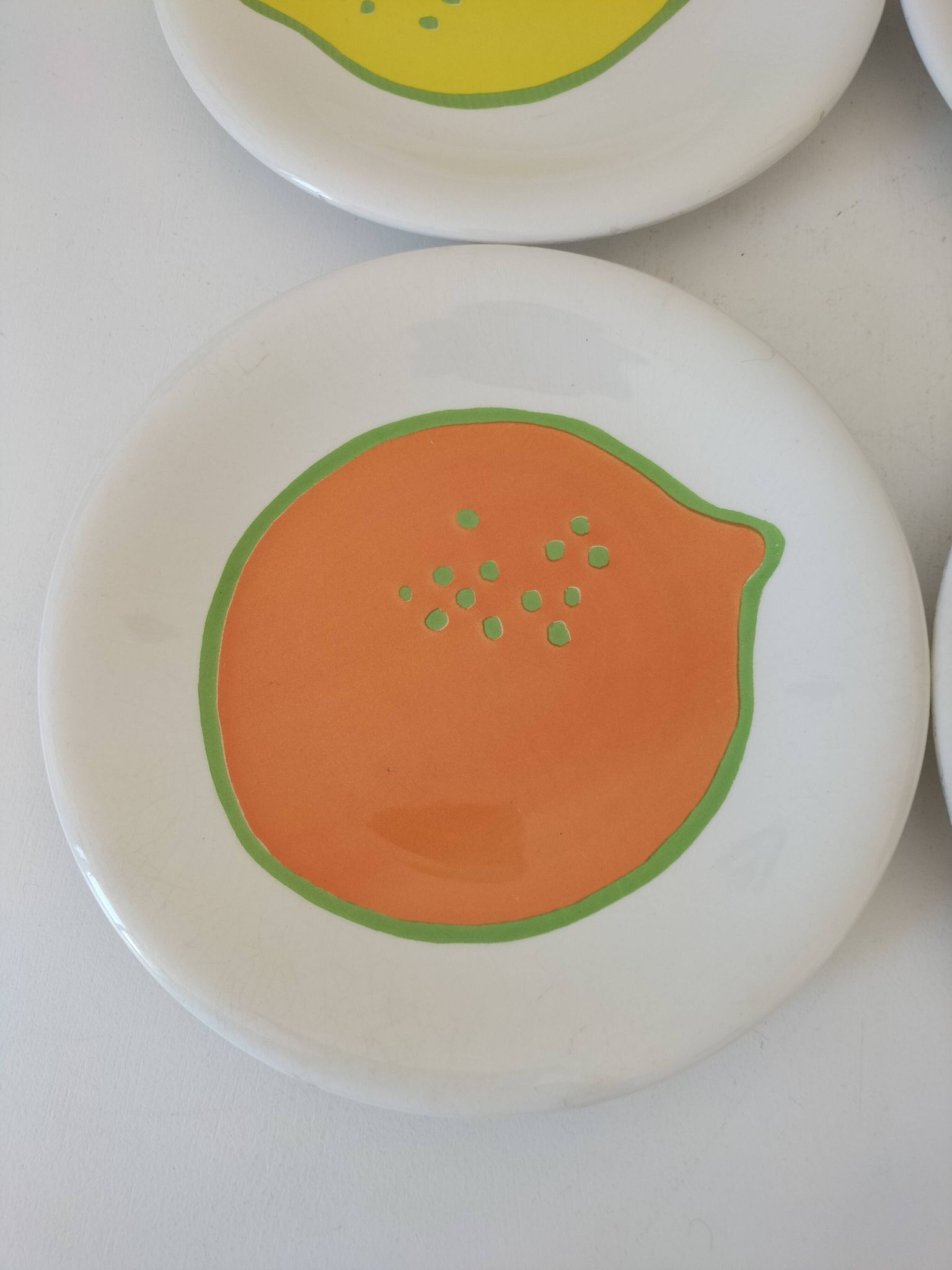 4 vintage Italian lemon and orange pop pattern plates
