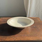 Lot d'un saladier et un plat circulaire frise marron vintage D28