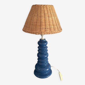 Lampe à poser en céramique et osier tressé