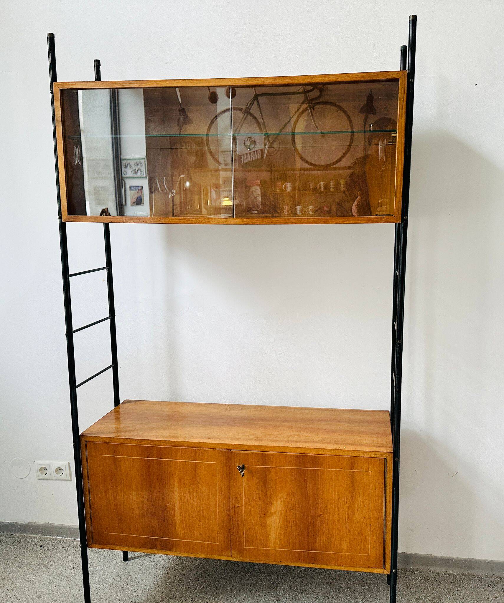 Mid-Century ladder shelving unit from the 1950s–60s