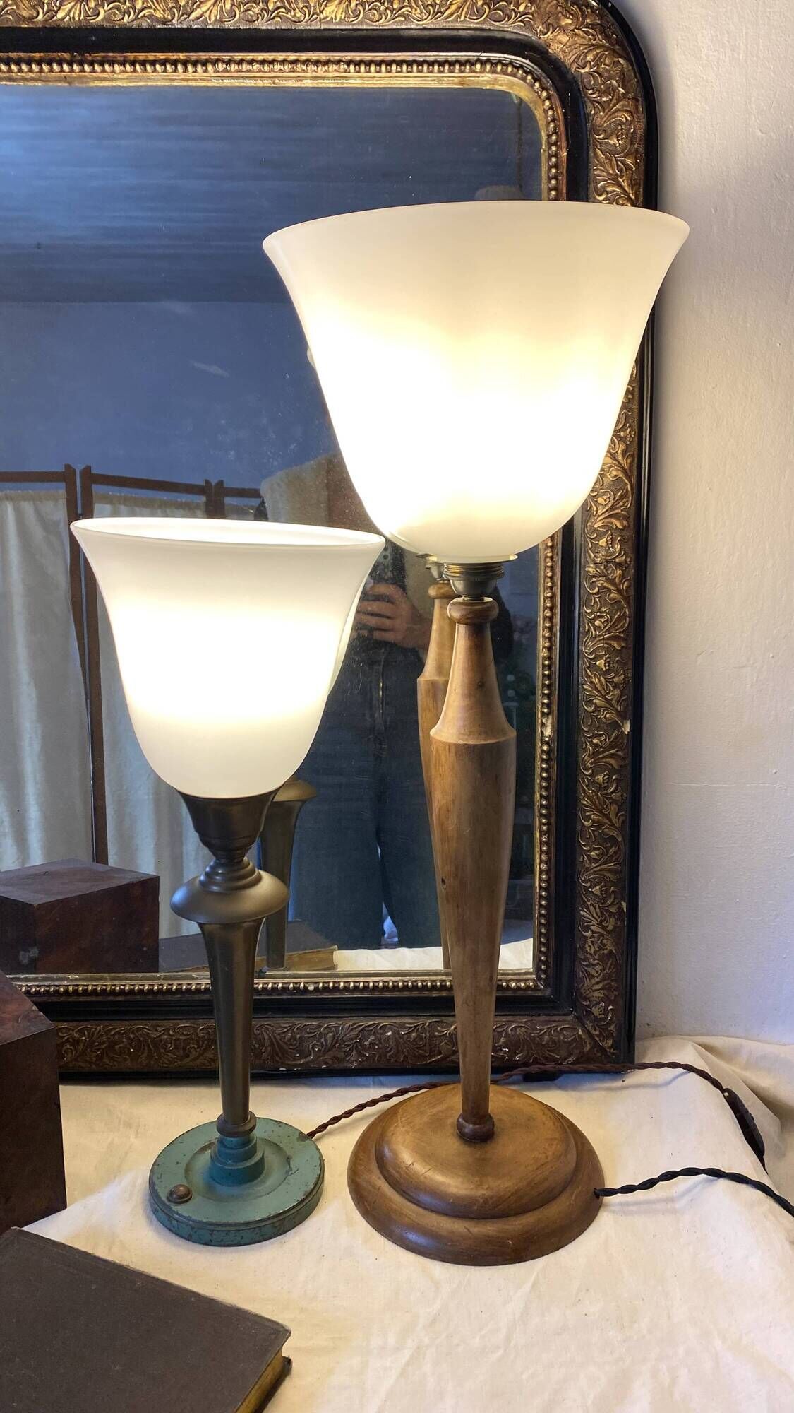 Large Art Deco lamp in Mazda style made of turned wood and opaline.