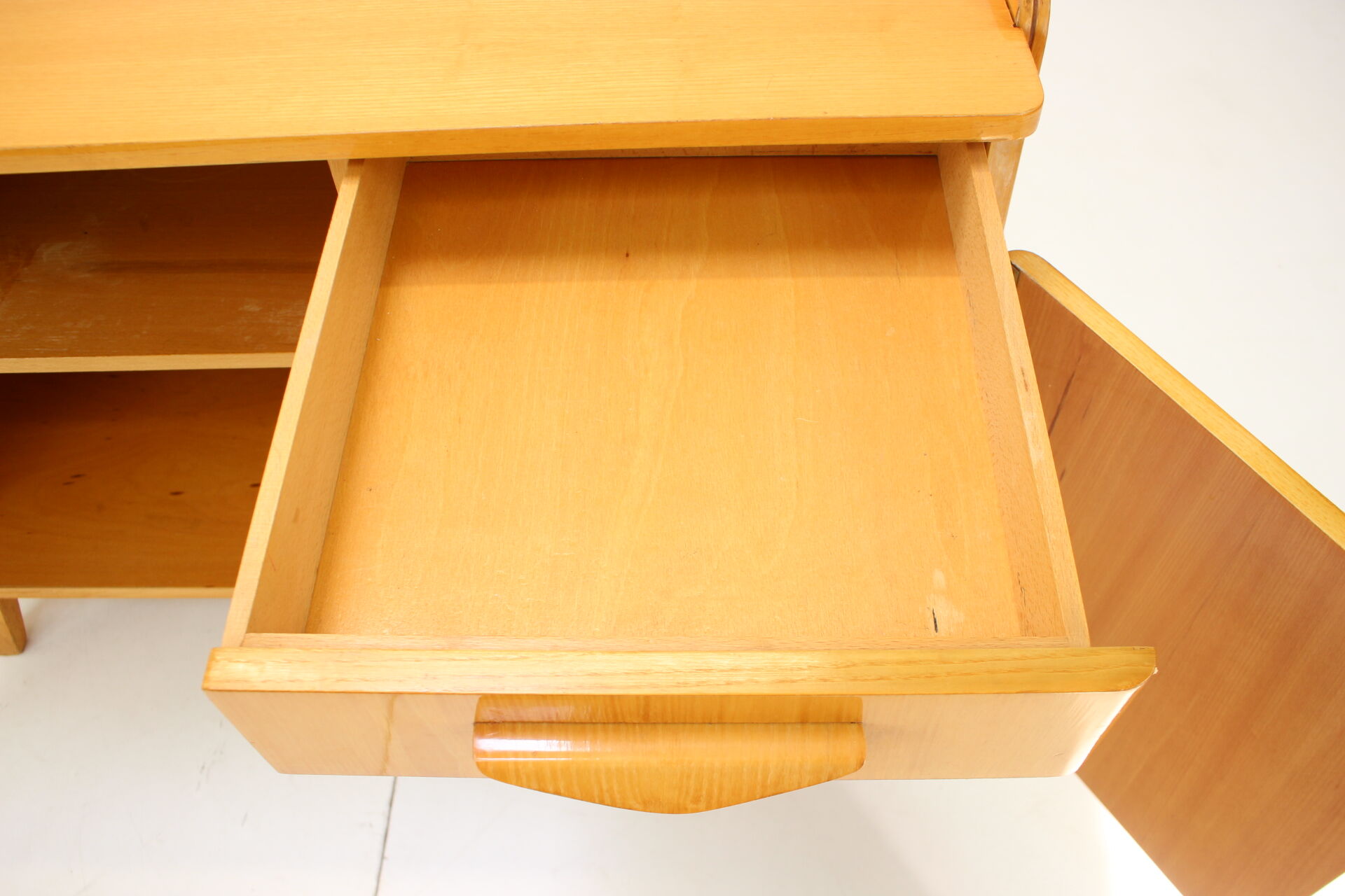 Mid-century cabinet high gloss by tatra pravenec, 1970s czechoslovakia