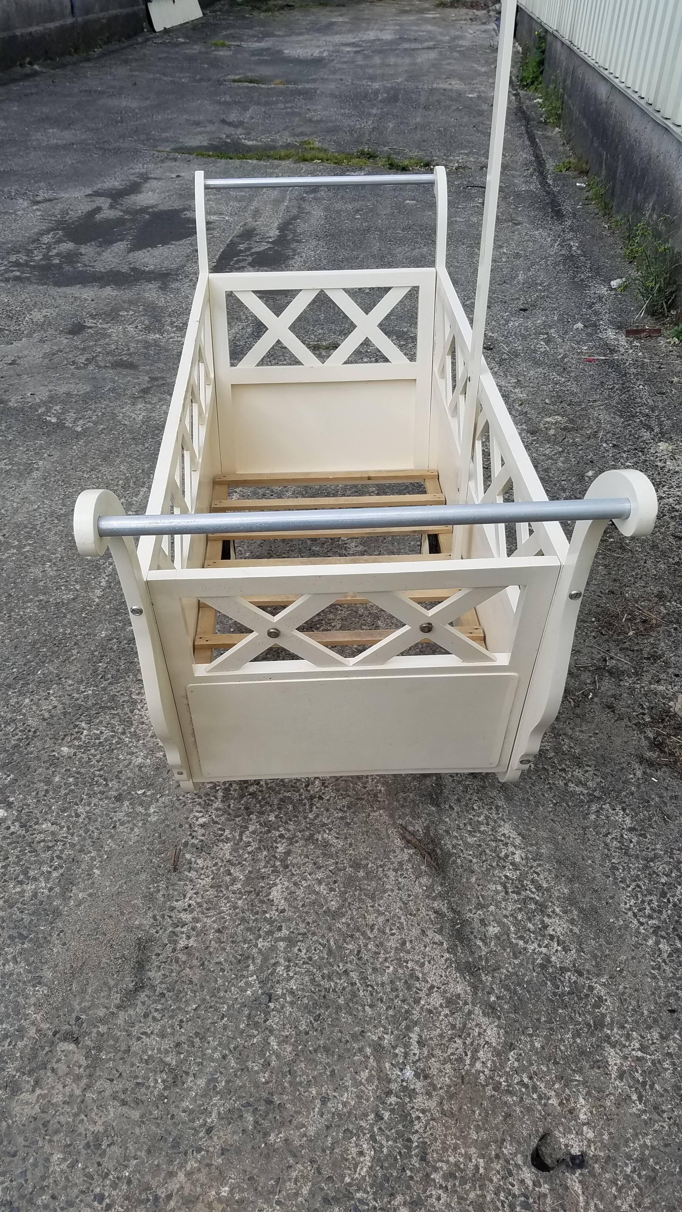 Vintage 50s baby bed