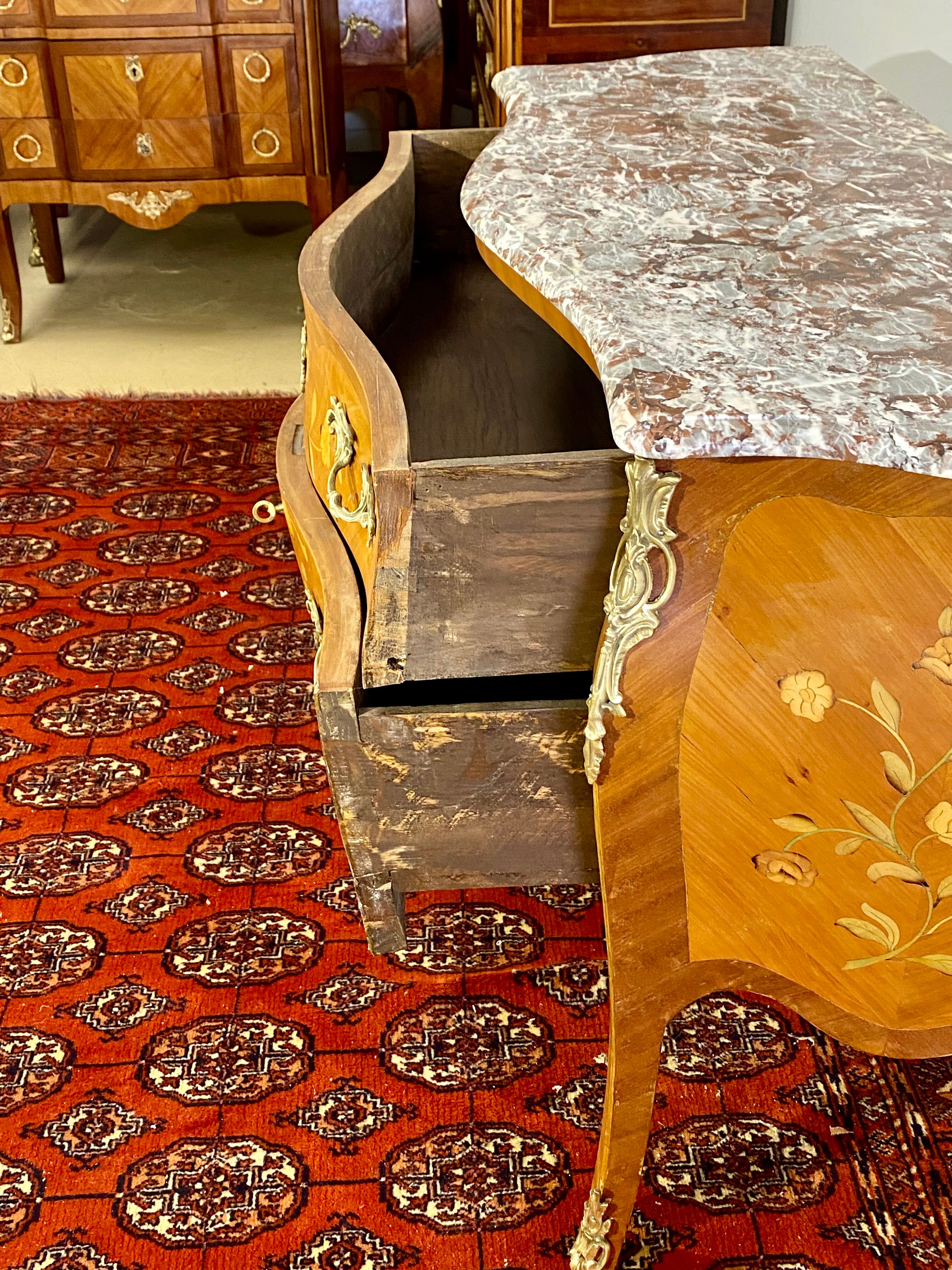 Chest of drawers Frying pan with floral decoration Louis XV style