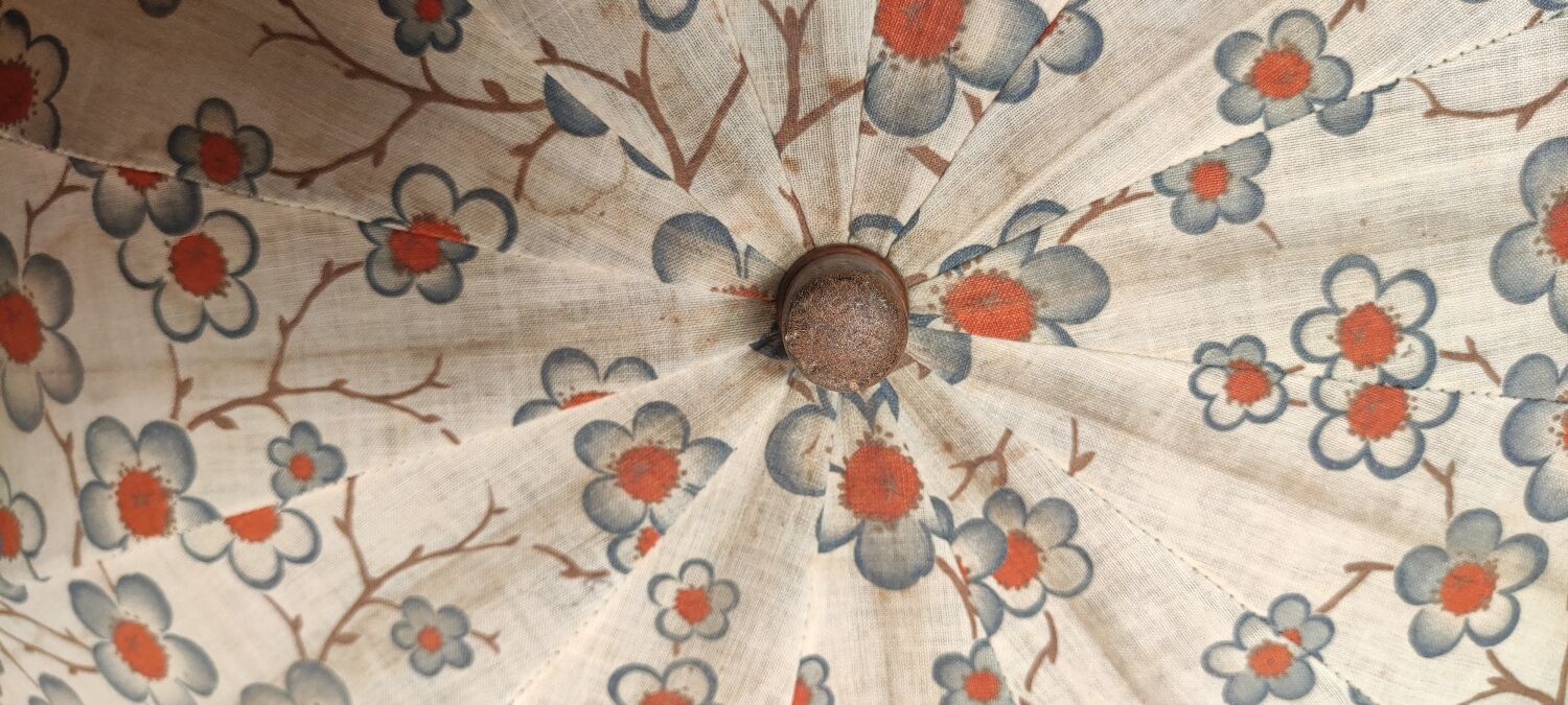 Vintage cotton canvas umbrella with floral pattern