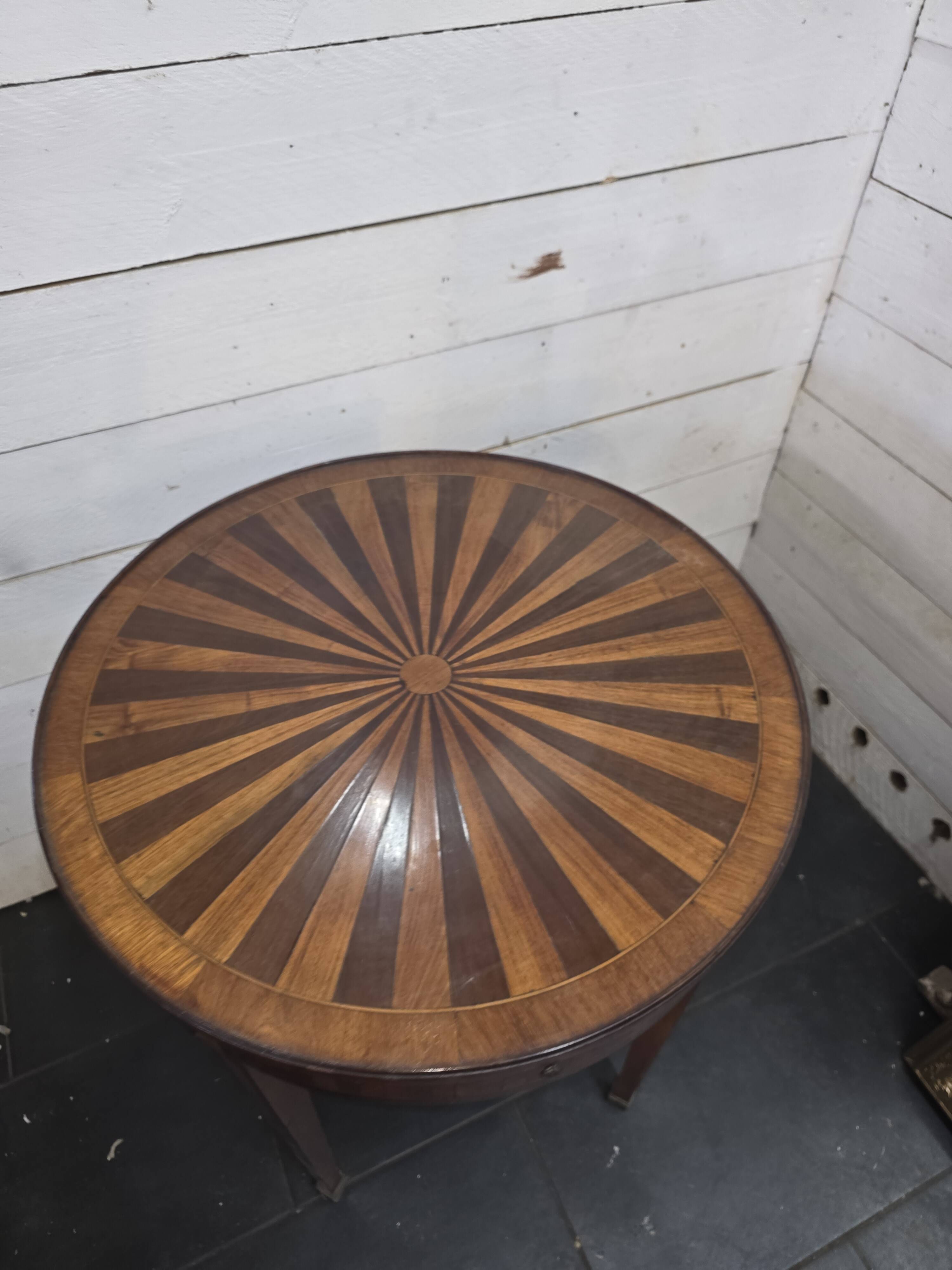 Bouillotte table in marquetry, signed Pagny Fils, Paris, early 20th century