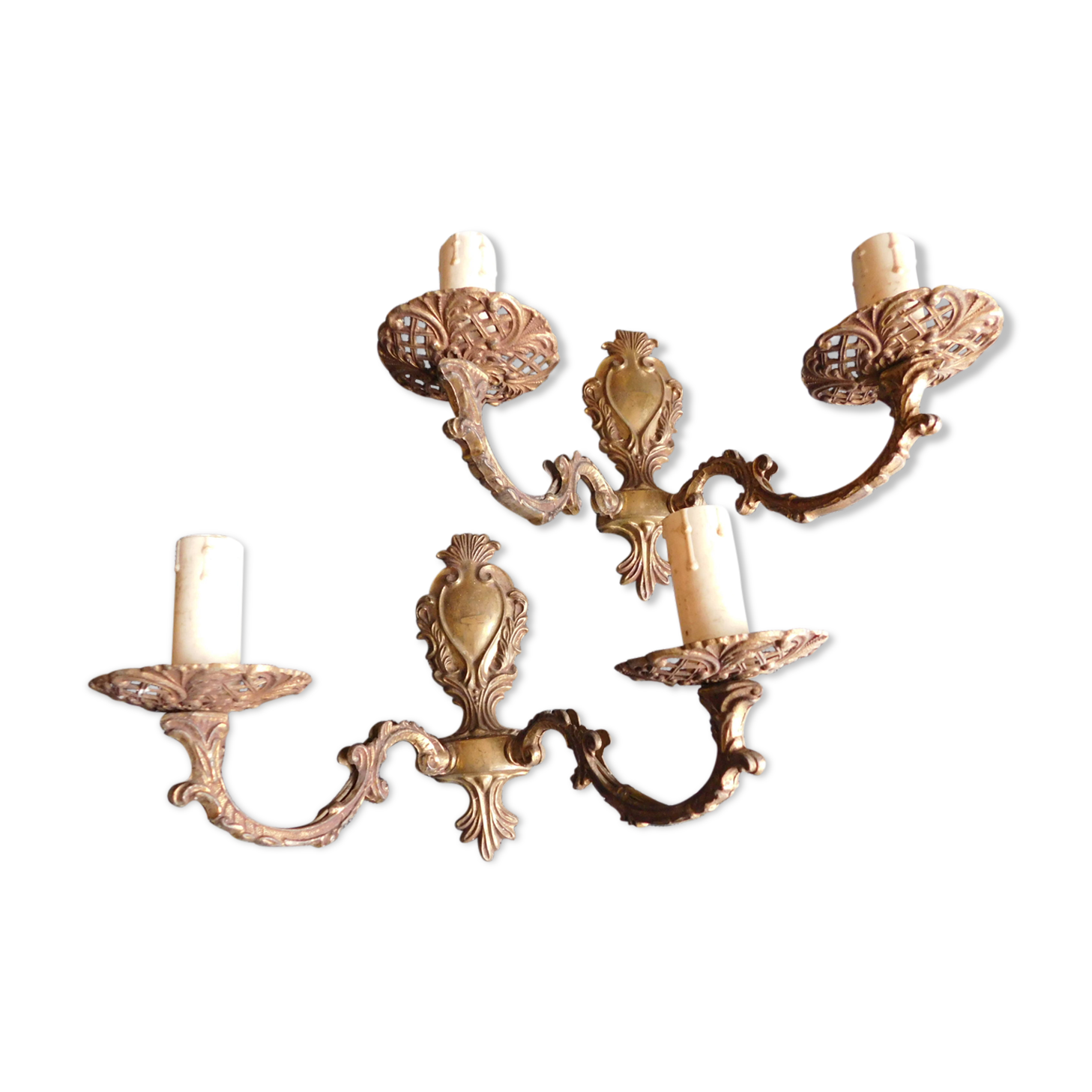 Paire d'appliques métal doré de style Louis XV
