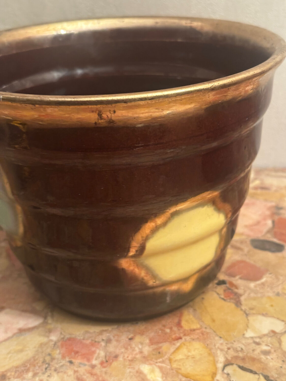 Vintage ribbed ceramic cache pot