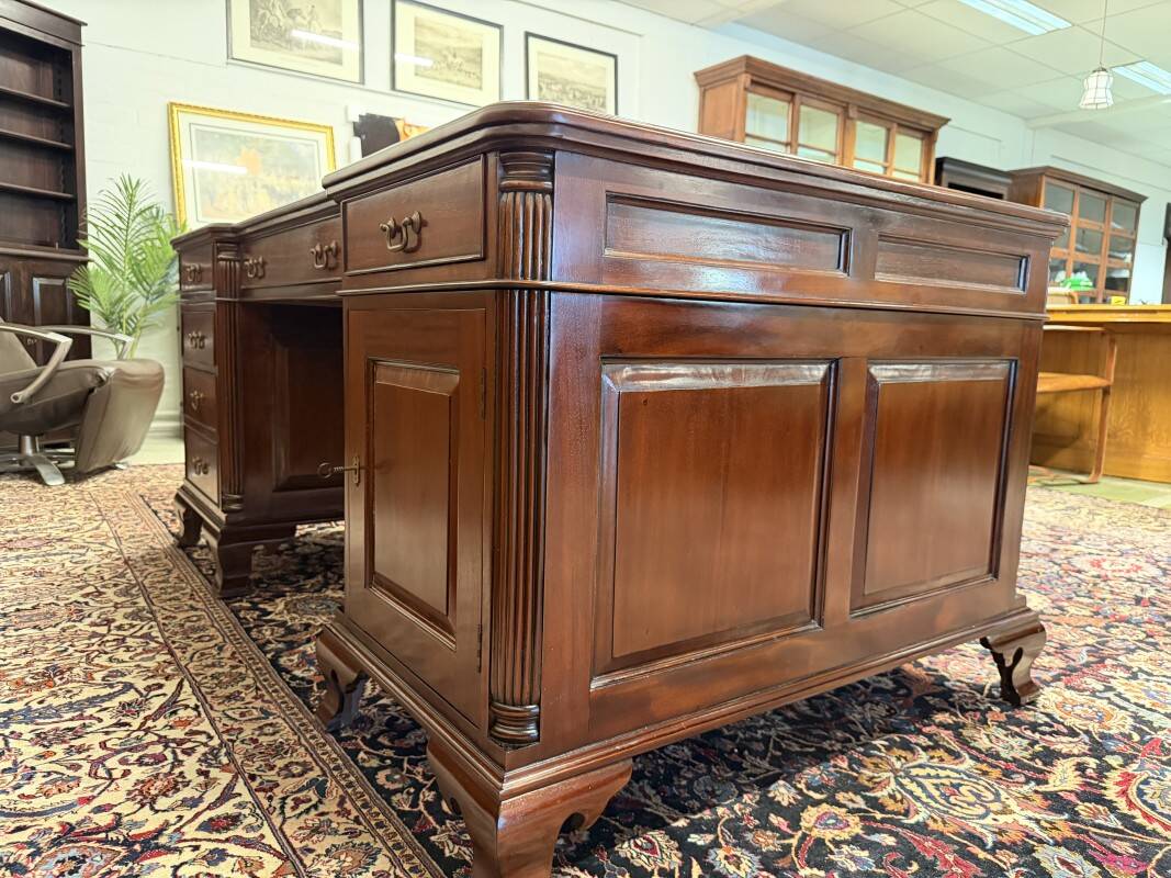 Classic English desk with green leather