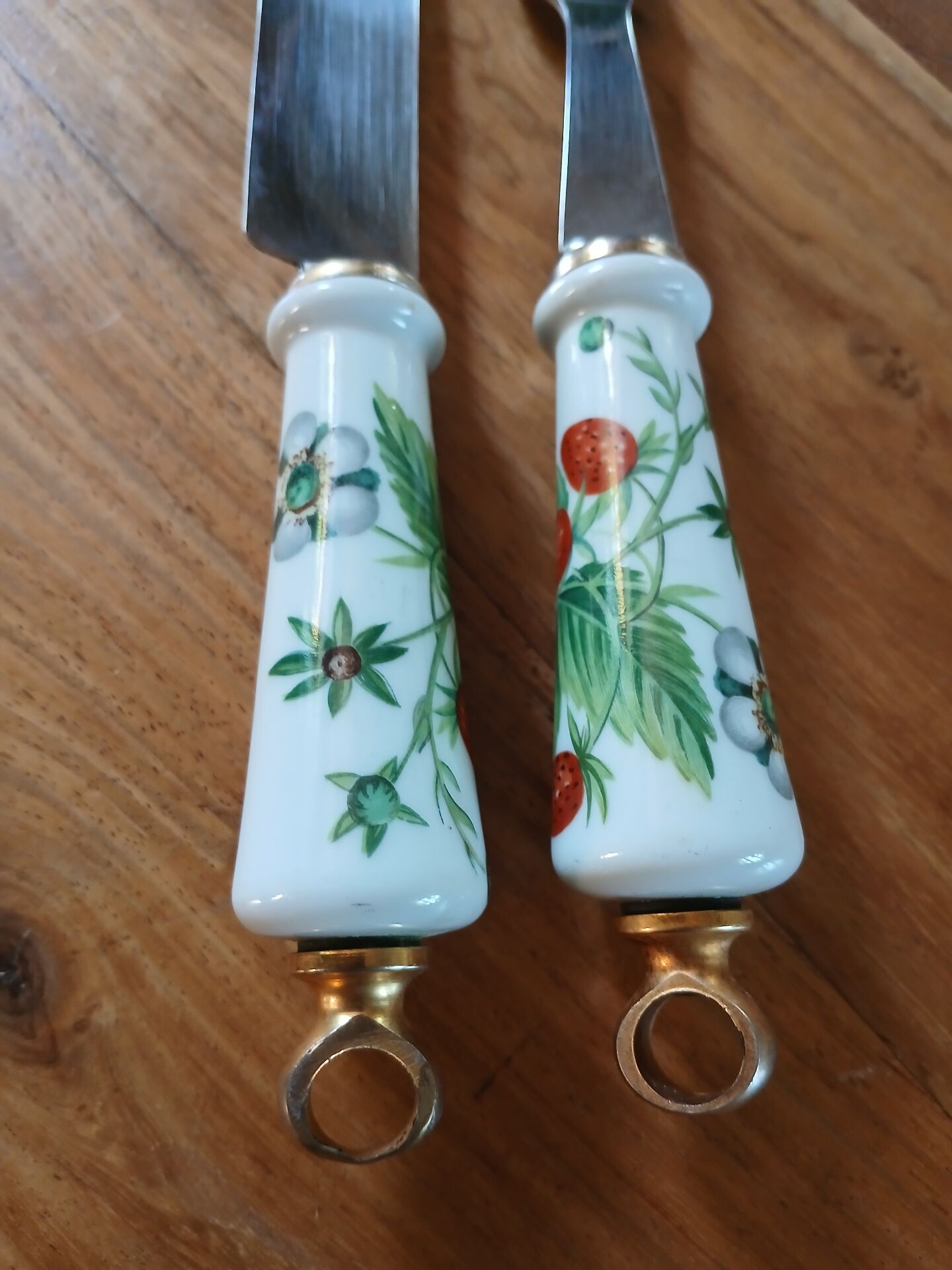 2 stainless steel serving cutlery + porcelain