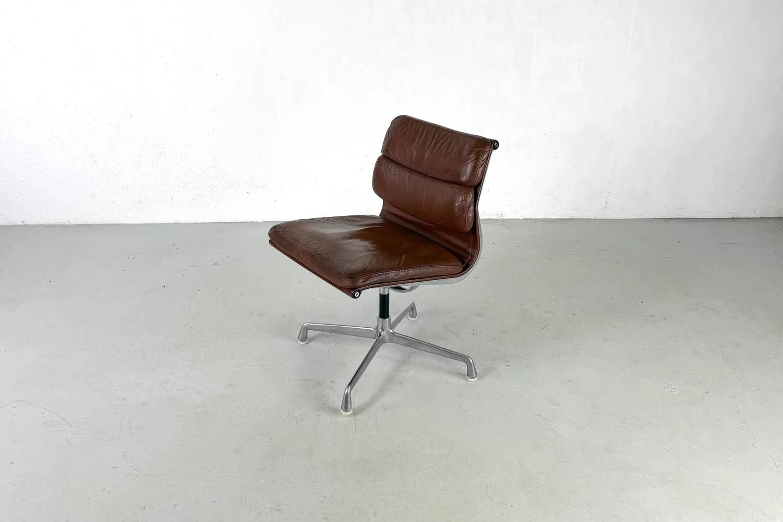 Softpad EA205 par Charles & Ray Eames pour Herman Miller – 1970s