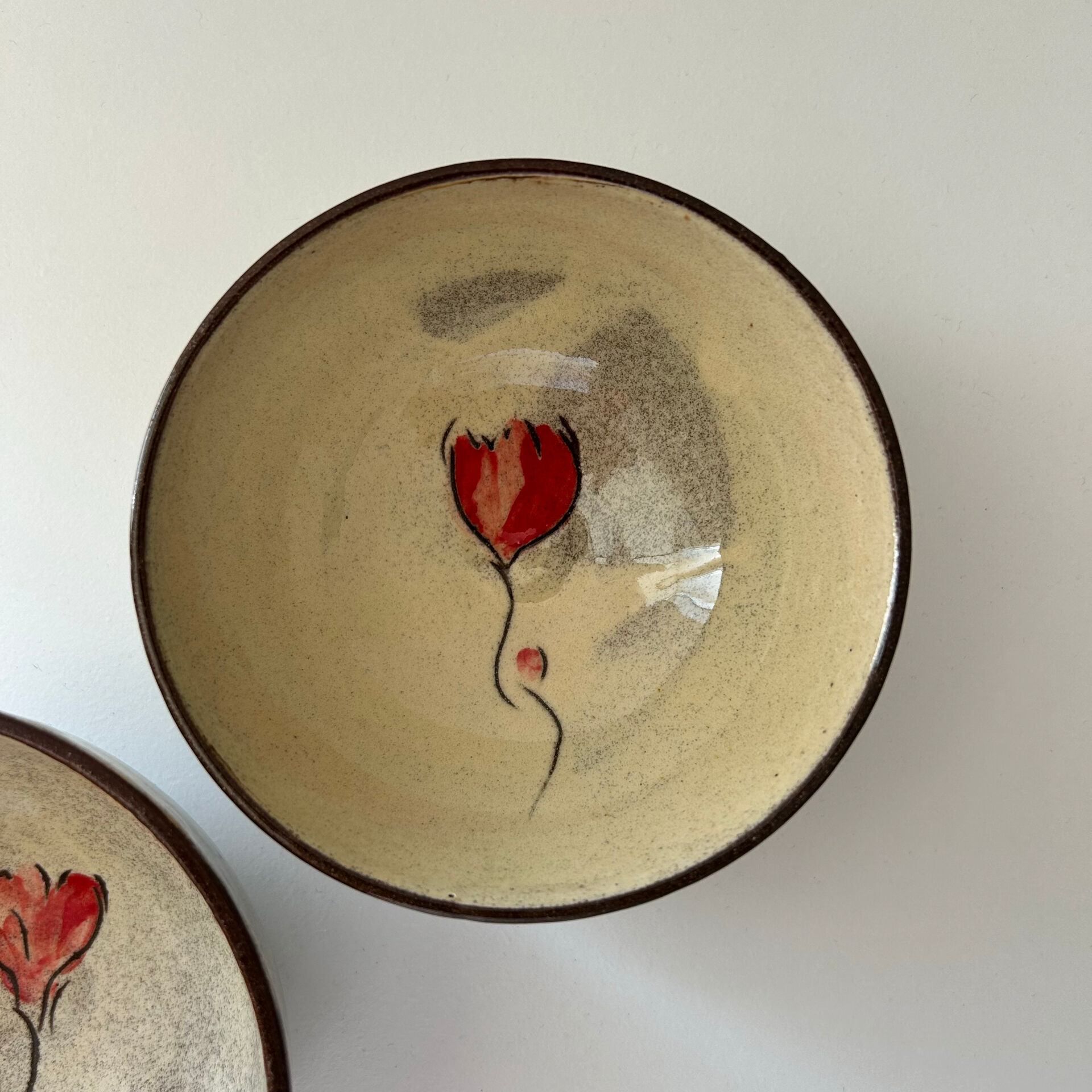 Pair of signed Japanese bowls