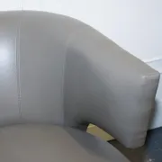 Fauteuils à Dossier Rond en Cuir Gris avec Clous de Coach House, Set de 2