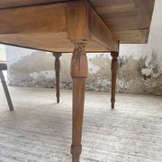 Table de ferme noyer plateau pivotable à allonges