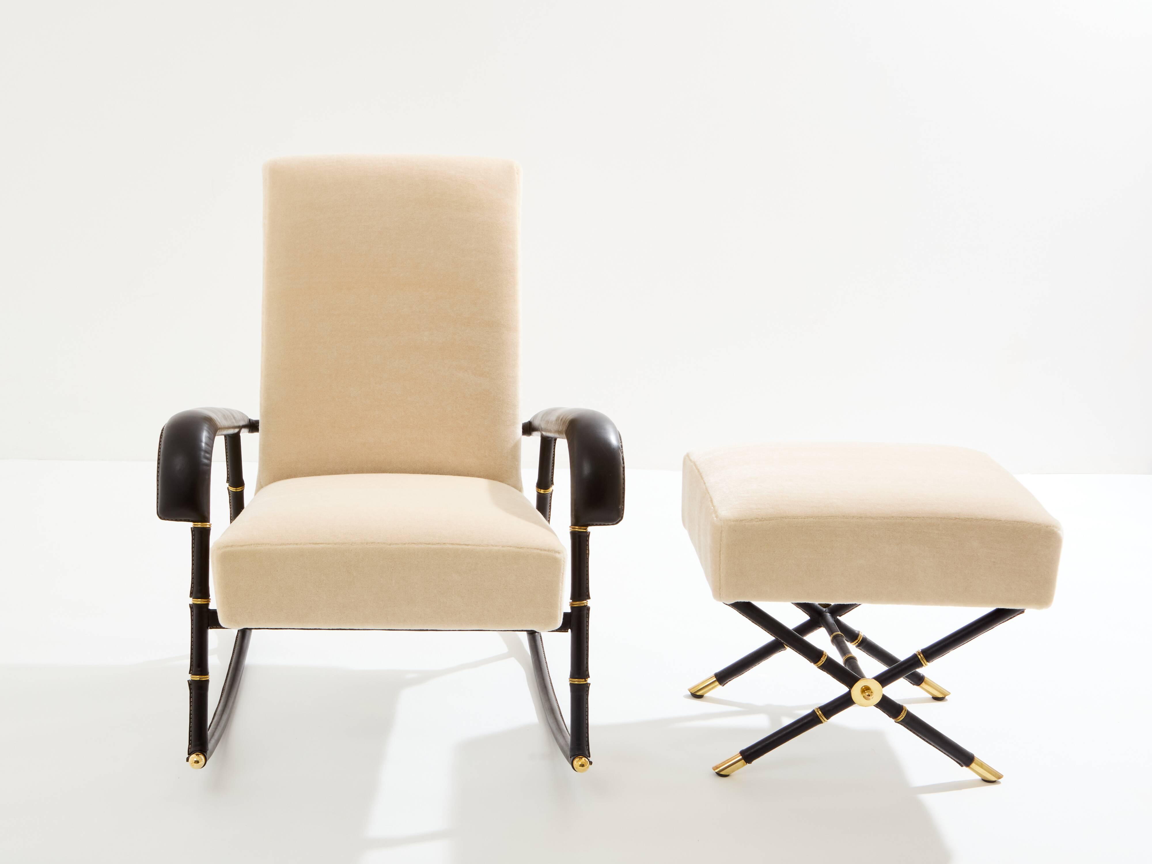 Jacques Adnet Fauteuil à bascule et ottoman cuir et velours de mohair 1950