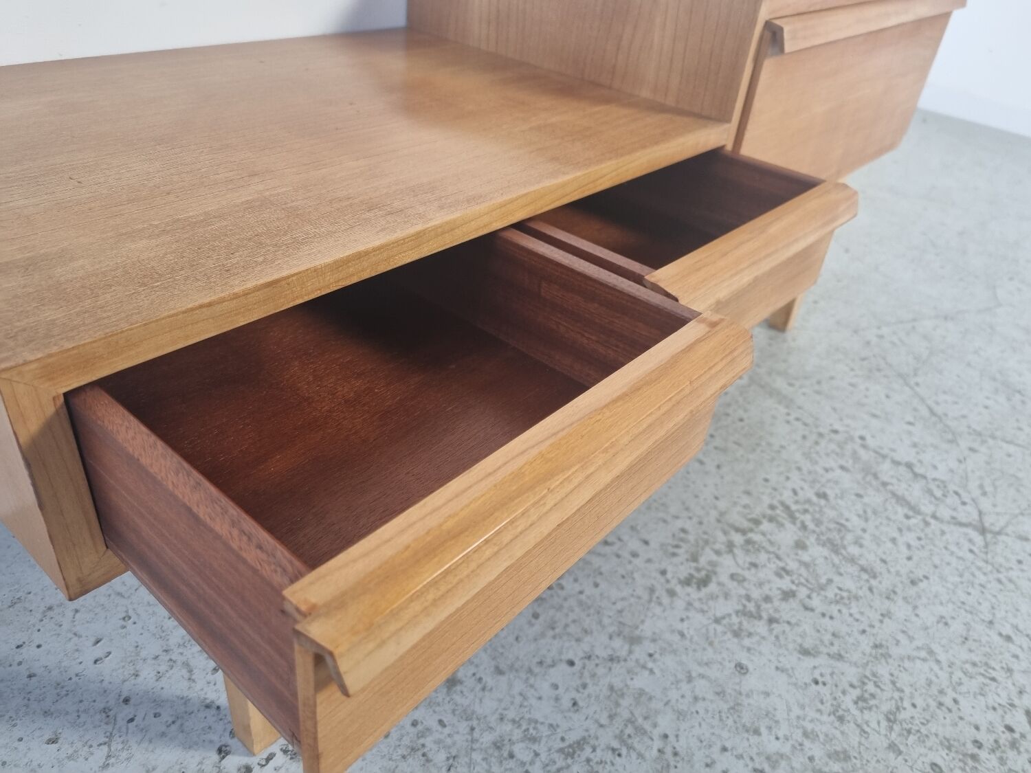 Meuble d'appoint scandinave, années 60