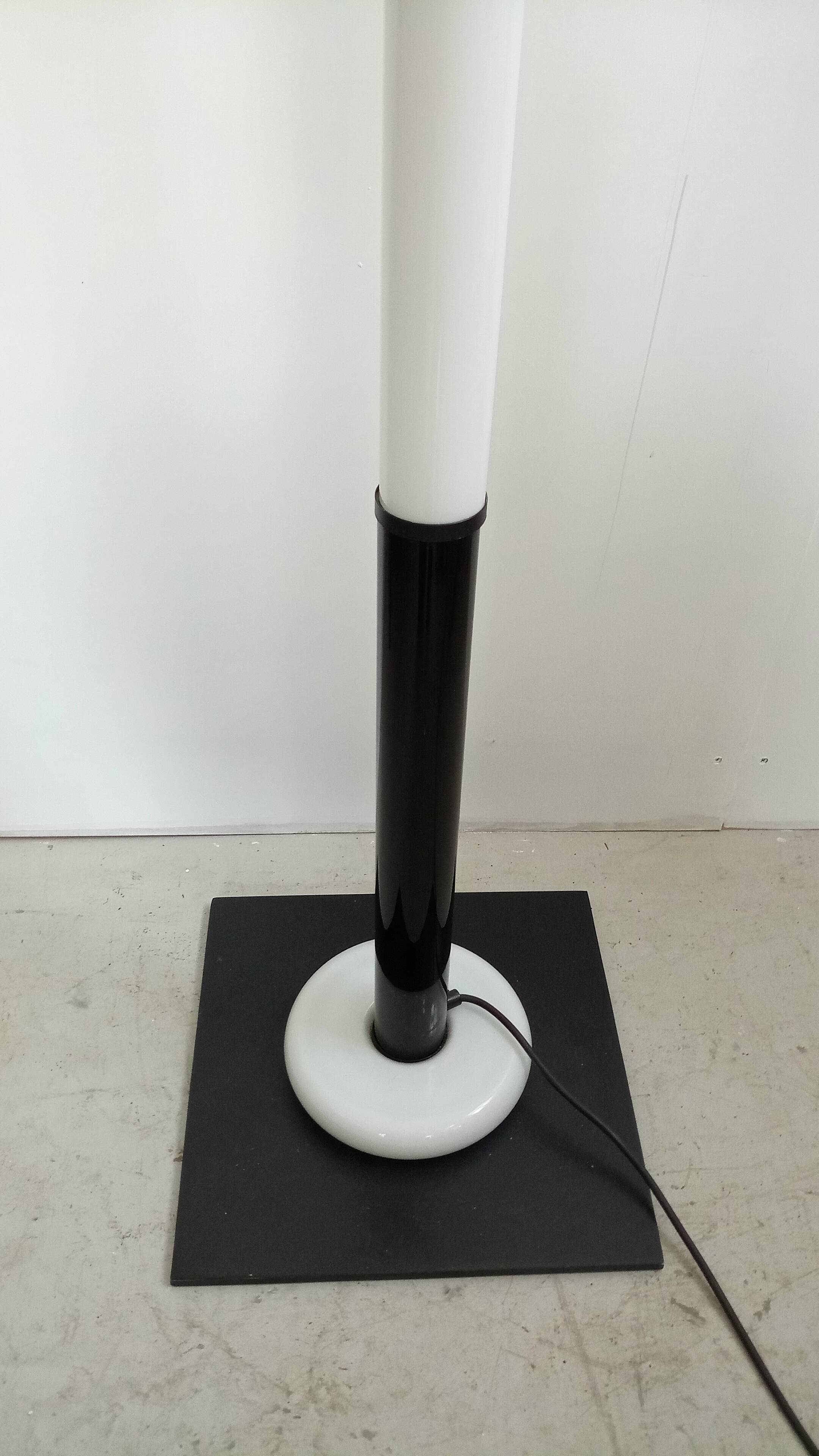 Rare signed Glass Floor lamp by Venini, italy