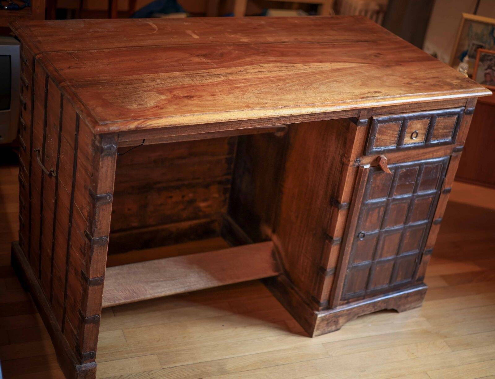 OLD INDIAN DESK