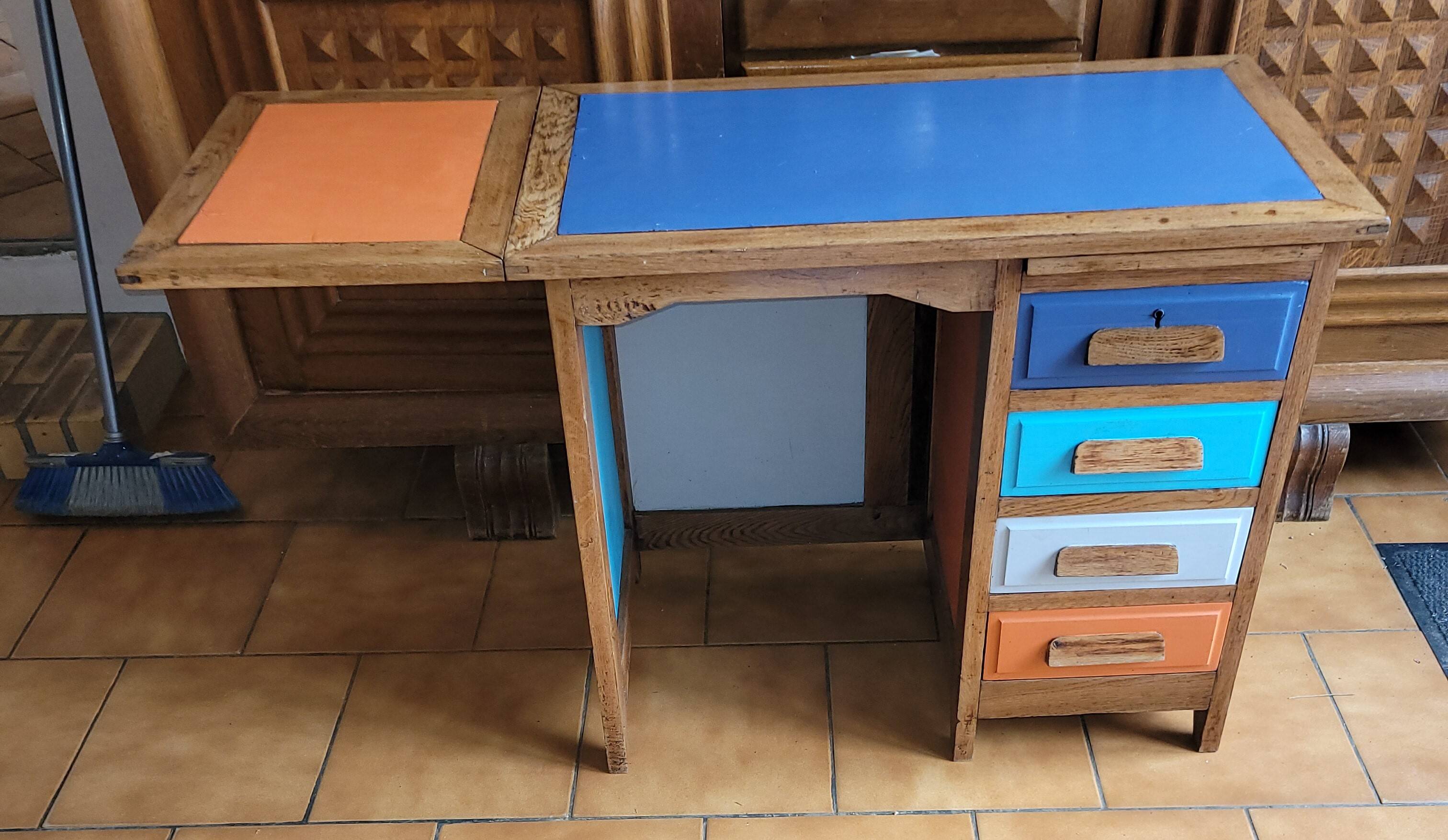Children's desk 1950 - 1960 with extension and shelf