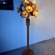Lampadaire en orme motifs « fleurs », années 70