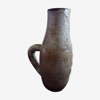 R - j vase