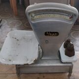 Yvan Chrétien vintage scale