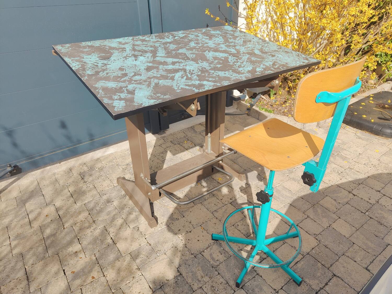 Architect's desk and its chair