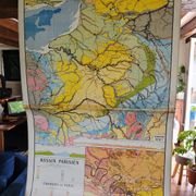 Geographical map of the natural regions of France.