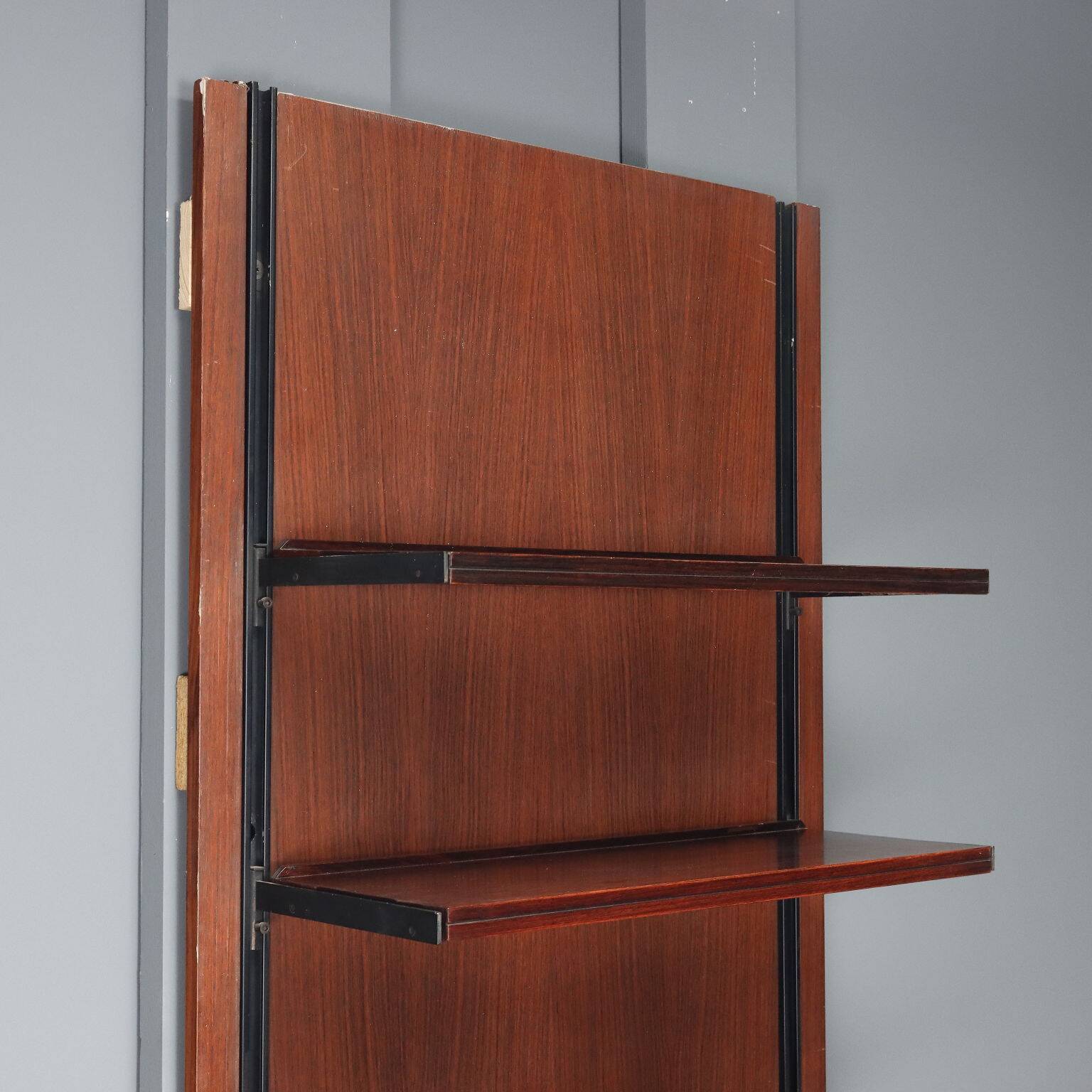 Bookcase 'E22' by Osvaldo Borsani for Tecno - 1960s