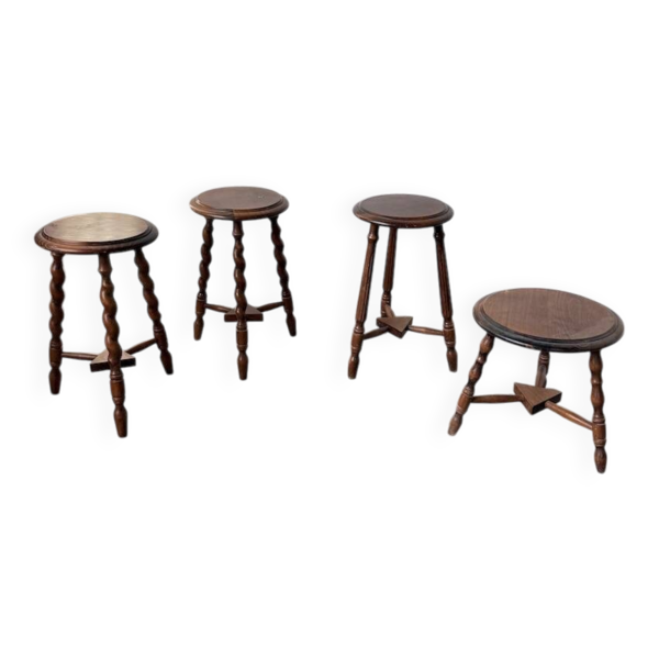 4 tabourets en chêne tourné