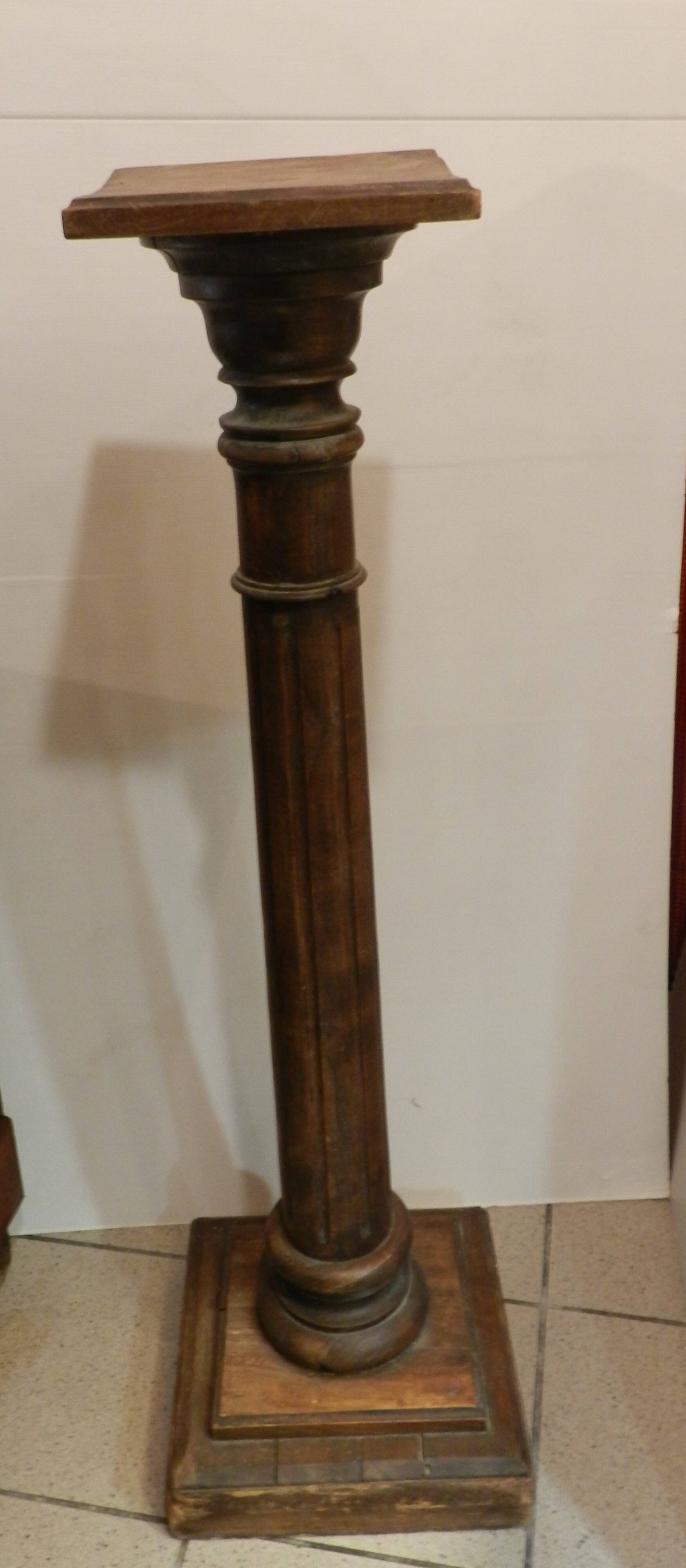 fluted wooden pillar column
