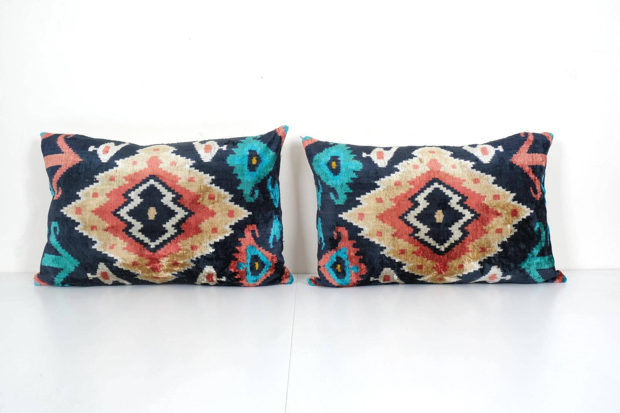 Set of 2 vintage ikat cushion covers 61x41 cm
