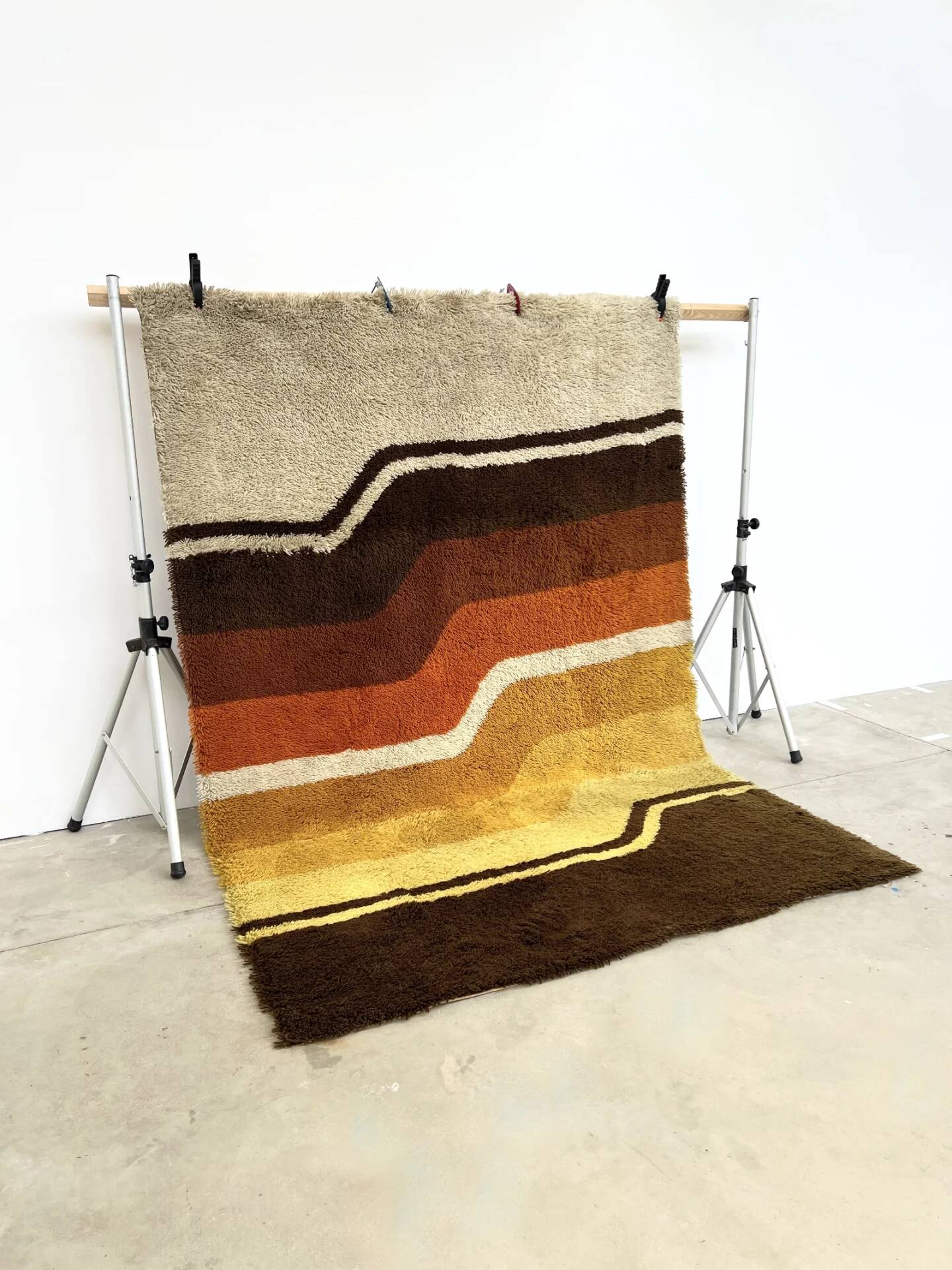 Vintage 1970s rug with wavy stripes in ochre shades — 200 × 300cm