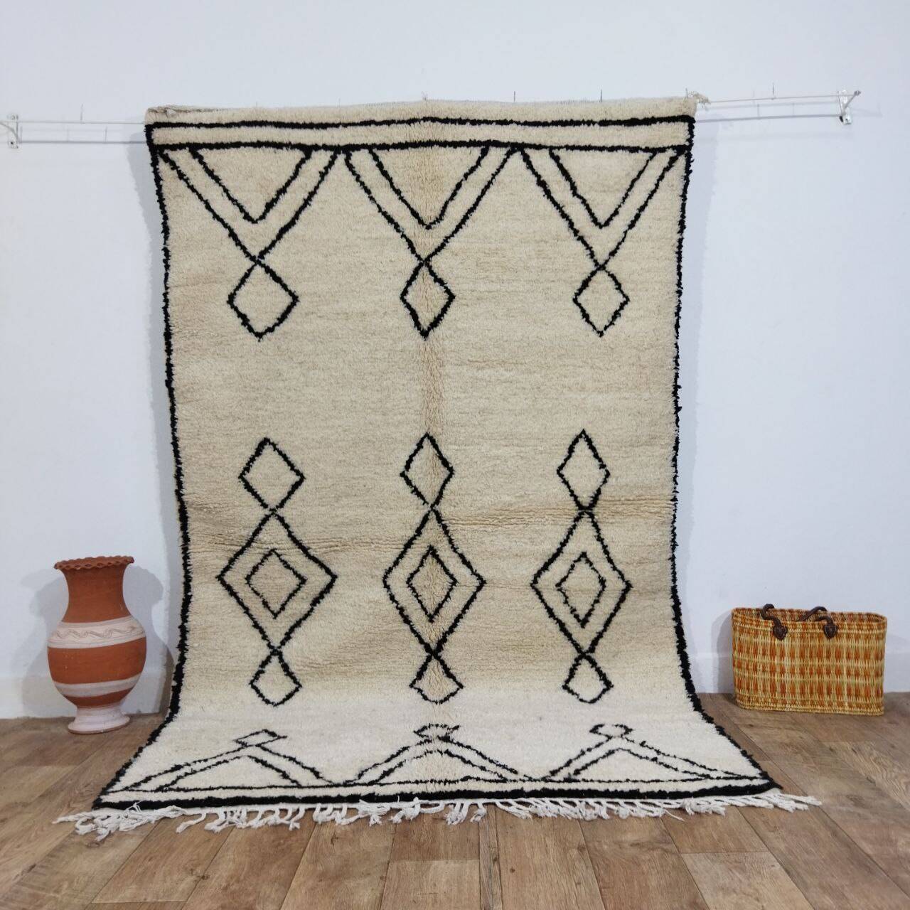 Handmade wool Berber rug 250 x 150 cm