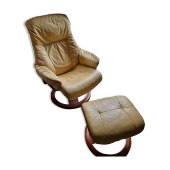 Fauteuil stressless et repose-pieds