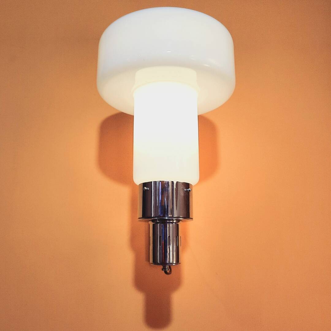 Flambeau light fixture in white opaline Murano glass, Circa 1970