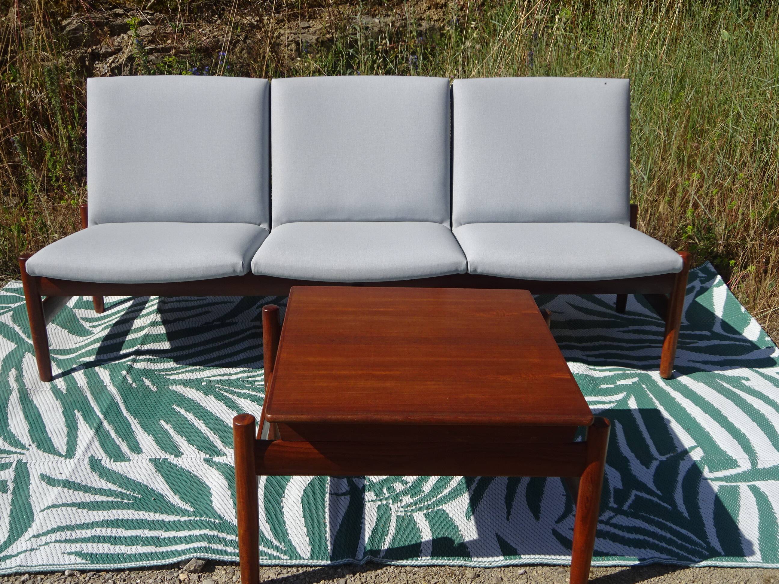 Karl Sørlie & Sønner 3-seater modular bench and coffee table