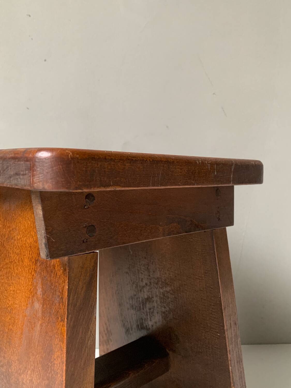 Tabouret / table d'appoint en bois massif