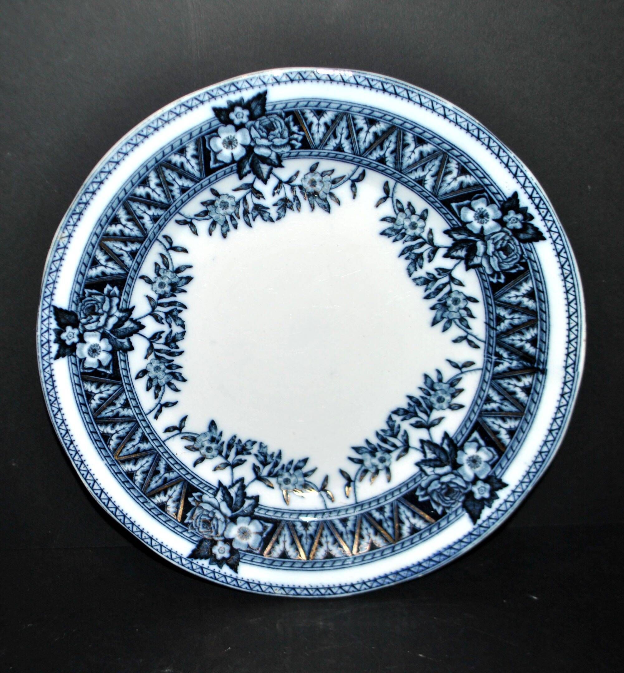 Kuznetsov antique plate made of Russian faience 1890 Imperial Prussia factory