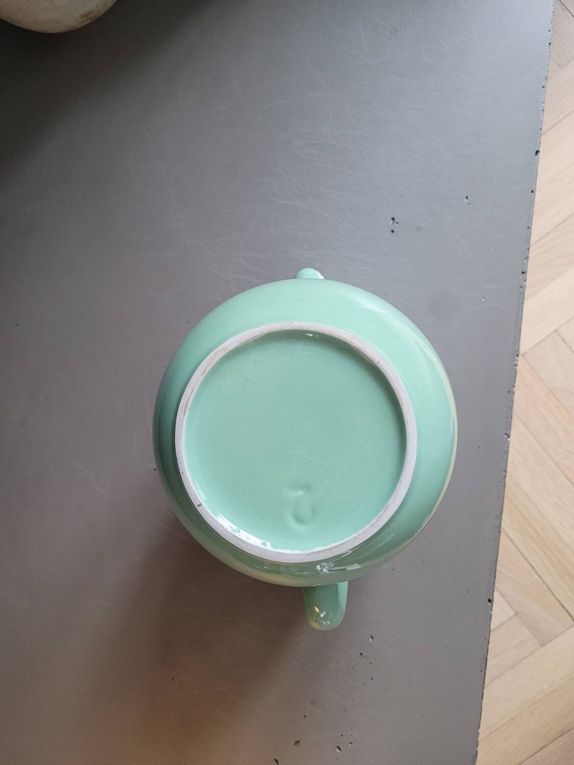 Pichet à eau en porcelaine